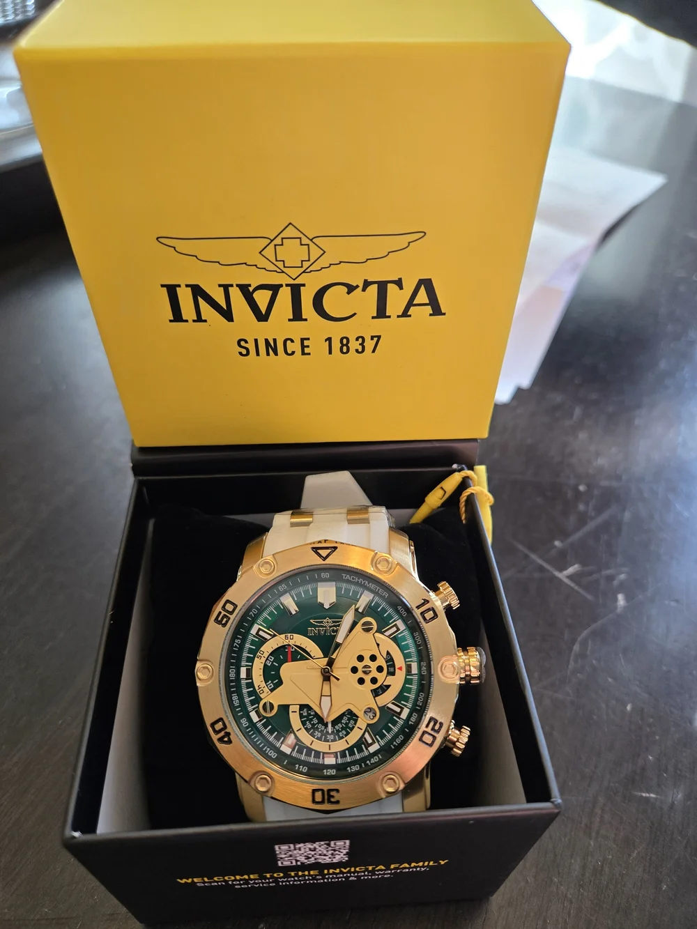 Invicta Pro Diver SCUBA Men's Watch - 50mm. Gold, White
